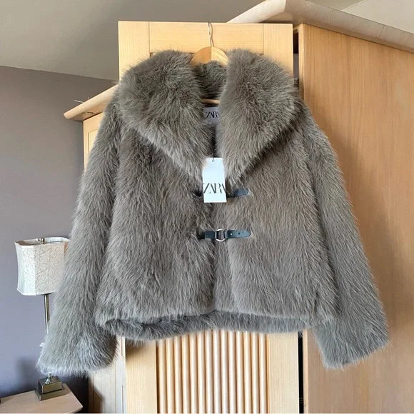 Zara faux fur buckle closure short coat grey brown - Picture 6 of 16